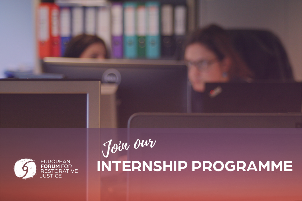 2 people working at the Secretariat of the EFRJ - Join our internship programme